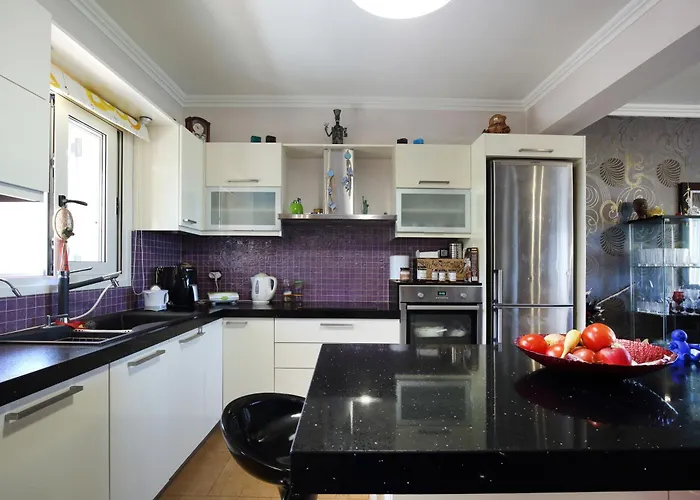 Cozy Family In * Katouna