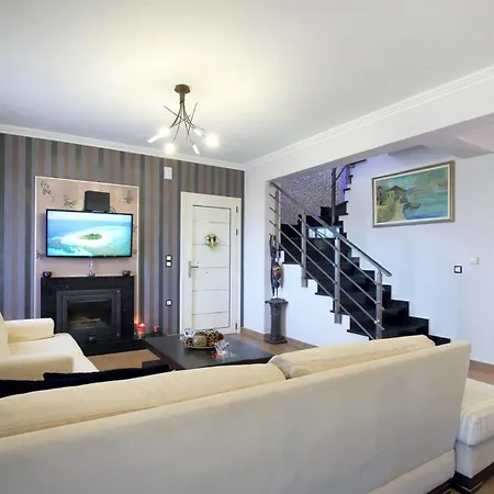 Cozy Family In Villa Katouna